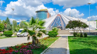 Пирамидата в Албания ще се превърне в най-големия дигитален център на Балканите