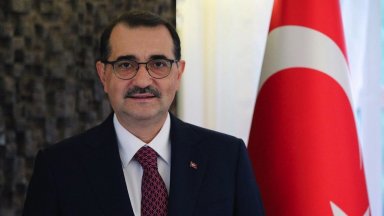 Турция приключи с полагането на тръбите за газа от Черно море