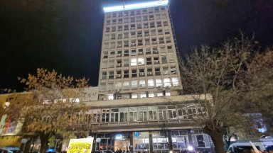 Служителите на БНТ внесоха подписка в Народното събрание с копие