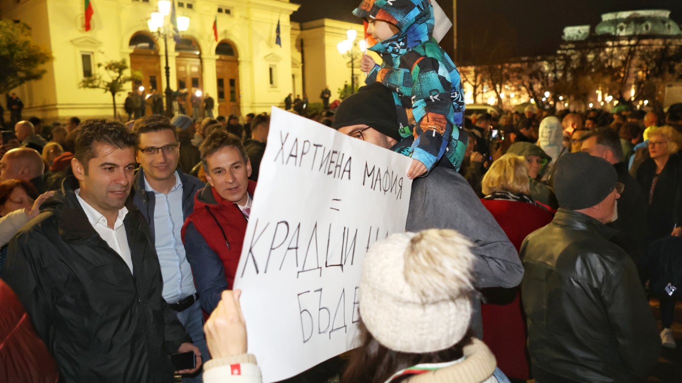 Кирил Петков обяви завръщането на партията си в парламента