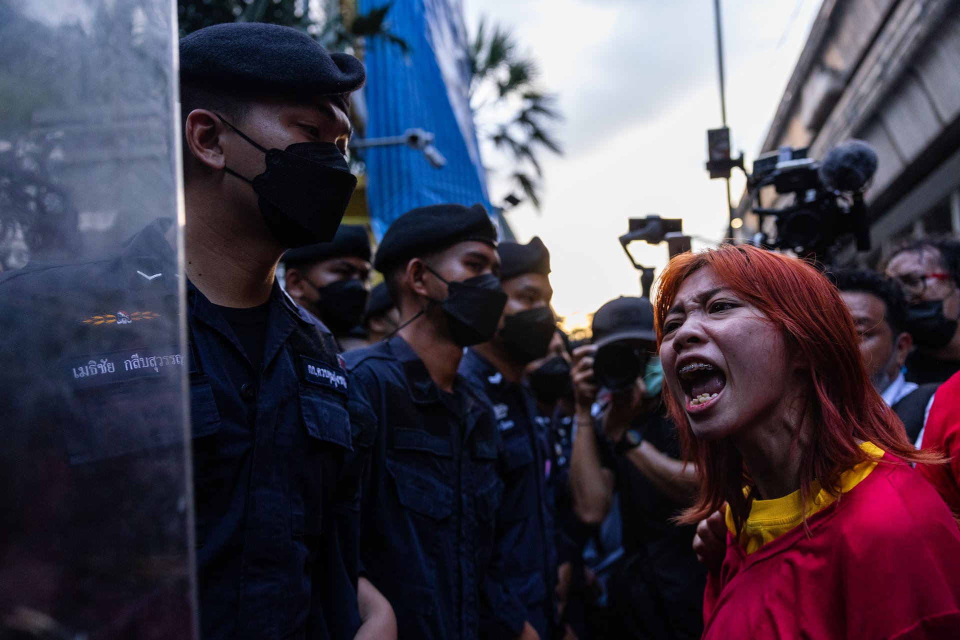 Демонстранти обвиниха органите на реда в агресия в Банкок, по време на срещата на APEC