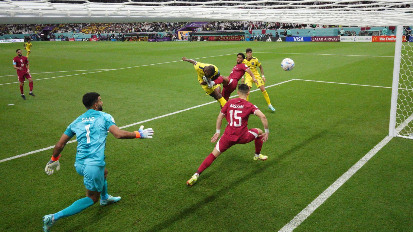 "Невидимата" засада или защо бе отменен голът на Еквадор срещу Катар?