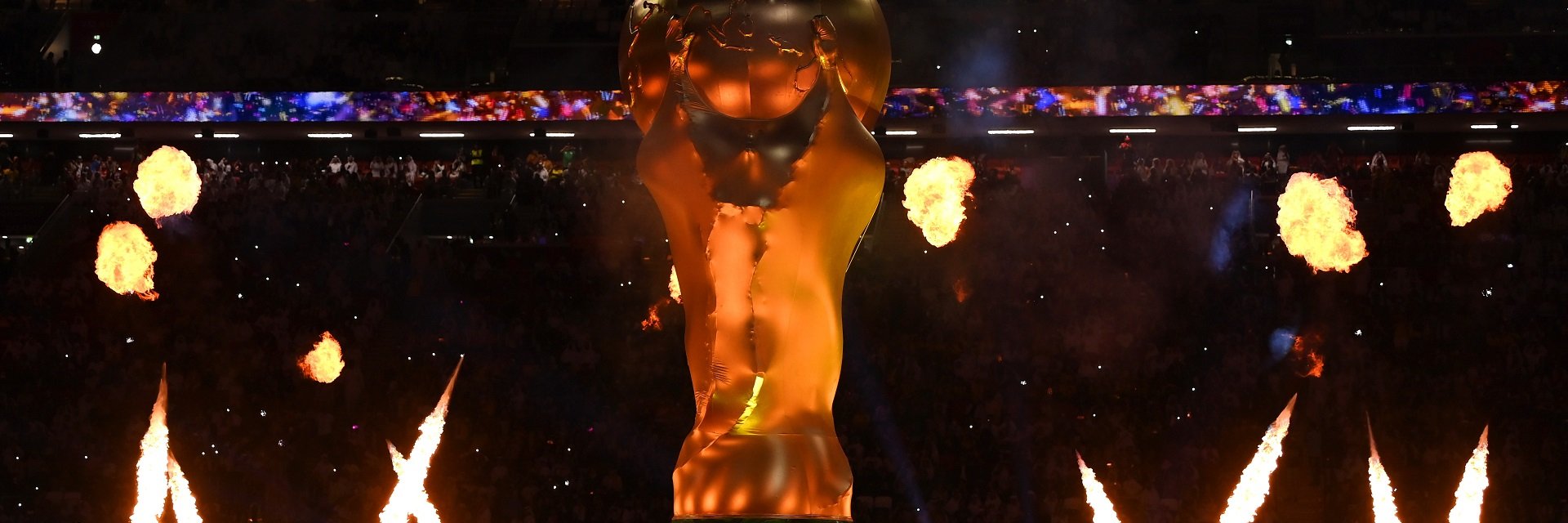 Ден 1 на Мондиала: Домакините бяха бляскави в церемонията, но безлични на терена