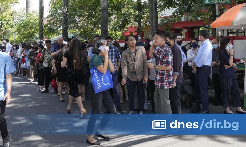 Най-малко 46 са загинали, а над 700 са ранени при