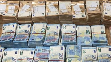 Откриха недекларирани 1 015 270 евро в товарен автомобил на МП