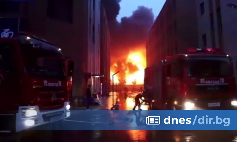 Трийсет и осем души загинаха при пожара в китайски завод,