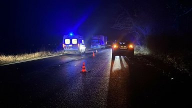 Катастрофа с камиони и патрулка блокира за часове Подбалканския път