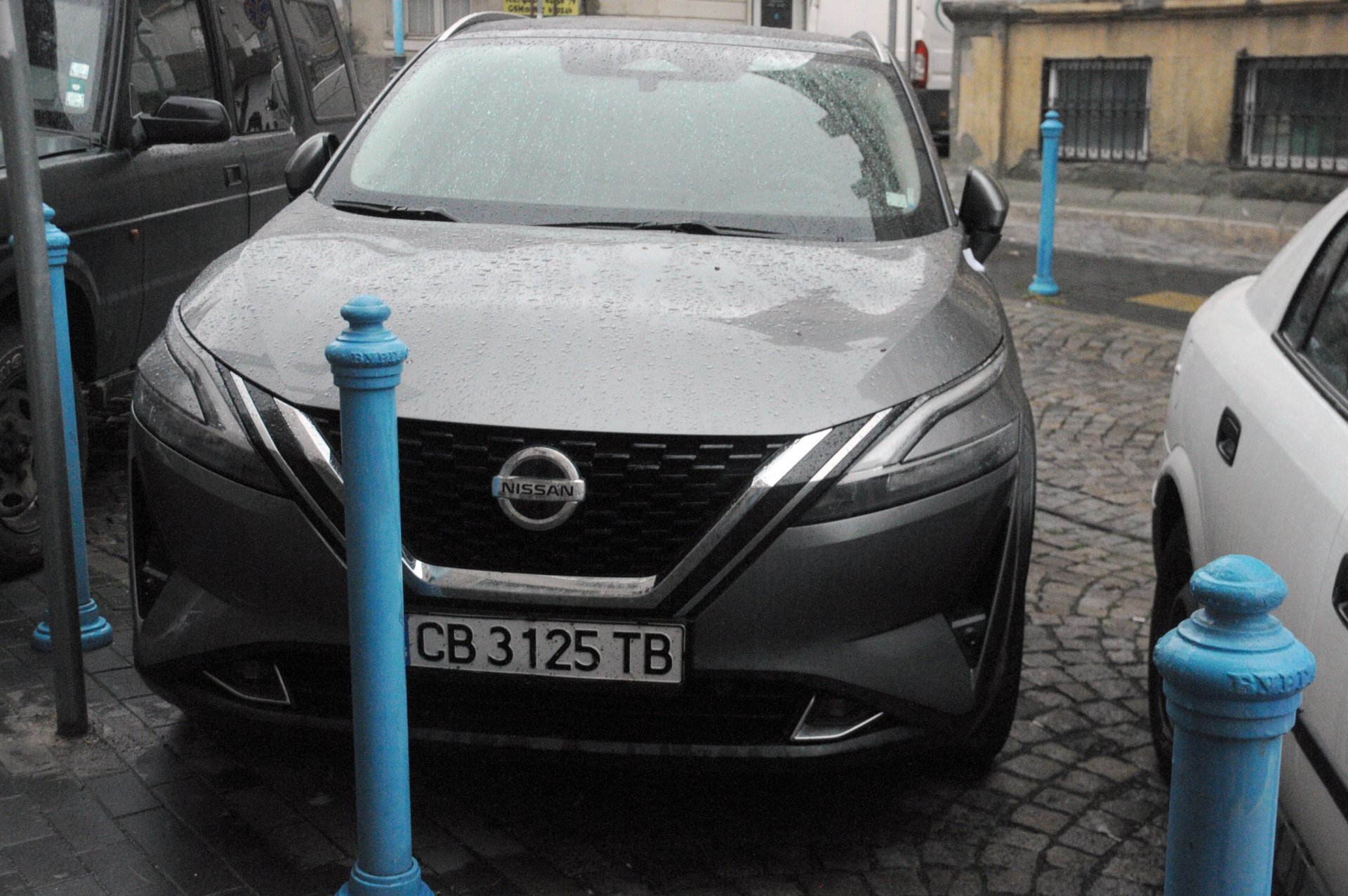 Колата е паркирана пред първо районно управление на полицията в Бургас