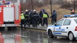 18-годишен без книжка загина след удар в стълб, разцепил колата на две
