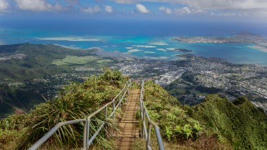 1,3 млн. долара струва премахването на легендарната стълба Хайку на Хаваите