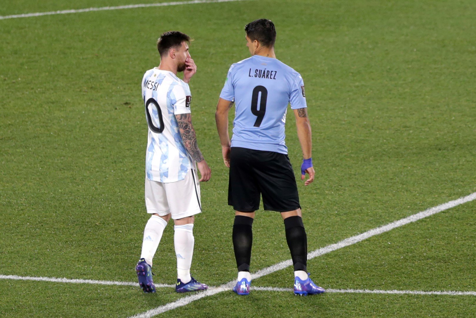 Меси и Суарес трябва да са лицата на една друга кандидатура - на Аржентина и Уругвай