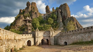 Интересът на Илон Мъск към Белоградчишките скали вдъхнови нова приключенска