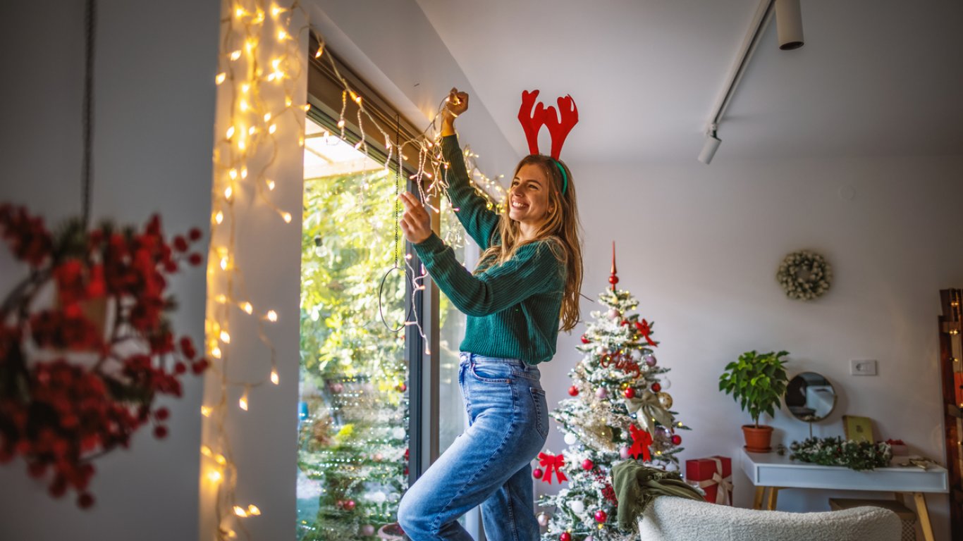 С дъх на Коледа: Как да преобразите дома си за празниците според зодиакалния си знак 