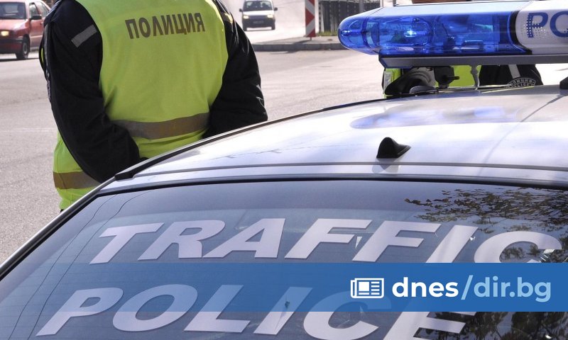Двама души са ранени след челен сблъсък на Рогошко шосе