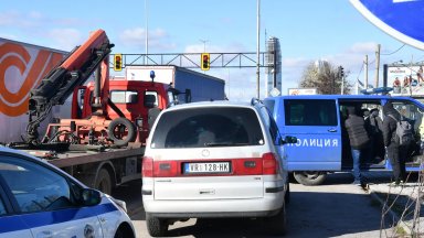 Шестима мигранти бяха задържани на столичния булевард Цариградско шосе след