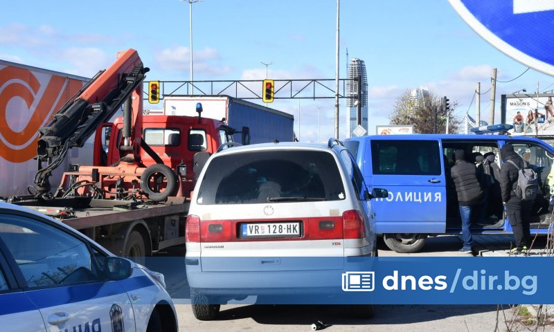 Шестима мигранти бяха задържани на столичния булевард Цариградско шосе след