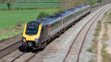 Стачка на машинистите блокира жп транспорта във Великобритания