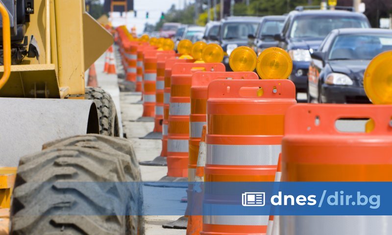 Европейската комисия съобщи днес, че предприема две наказателни процедури срещу