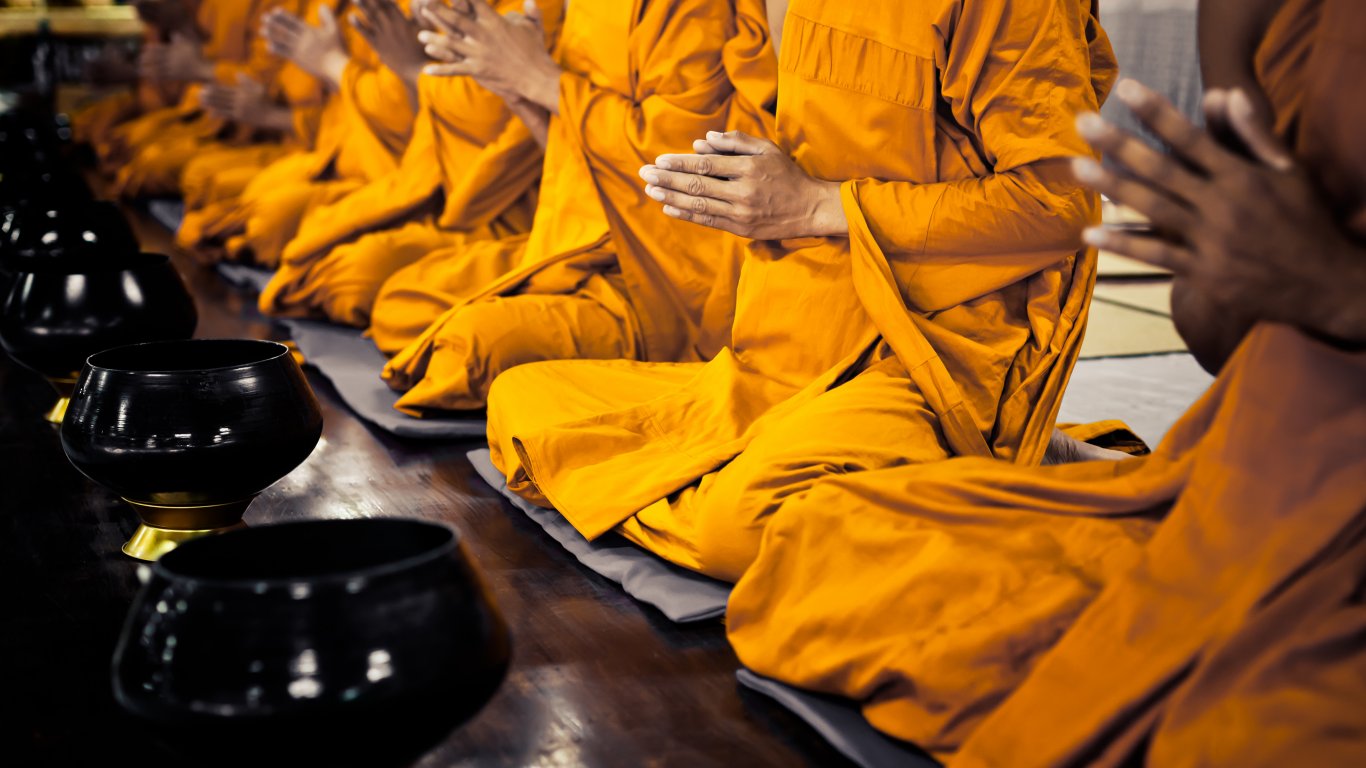 Будистки храм в Тайланд остана без монаси – не издържали теста за наркотици