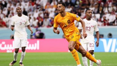 Нидерландия остави Катар капо и спечели групата си