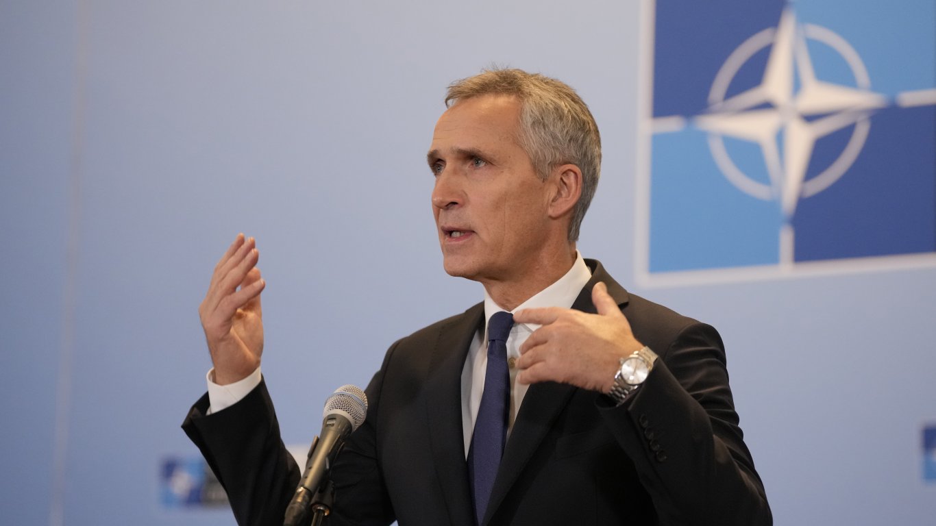НАТО води дискусии за начините за прекратяване на войната в Украйна  