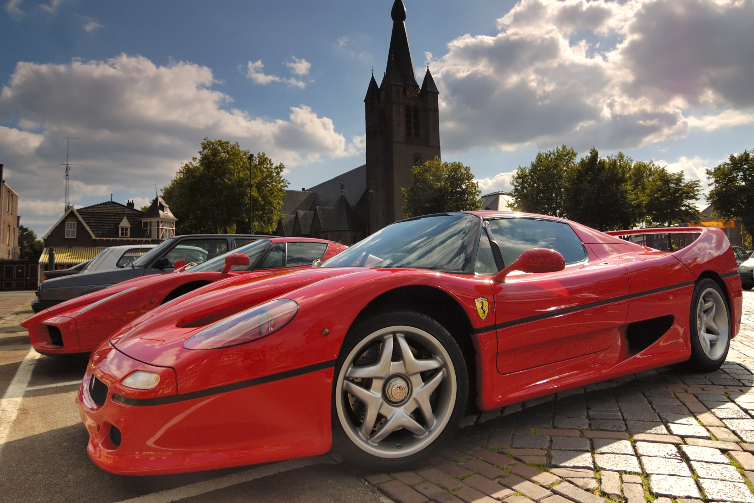 Бразилци помагат на Ferrari F50 с бутане (видео)