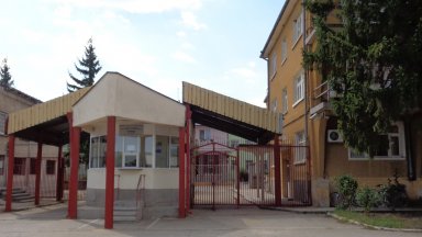 Майка, пребила 3-месечния си син, защото плачел, влезе за 20 г. в Сливенския затвор