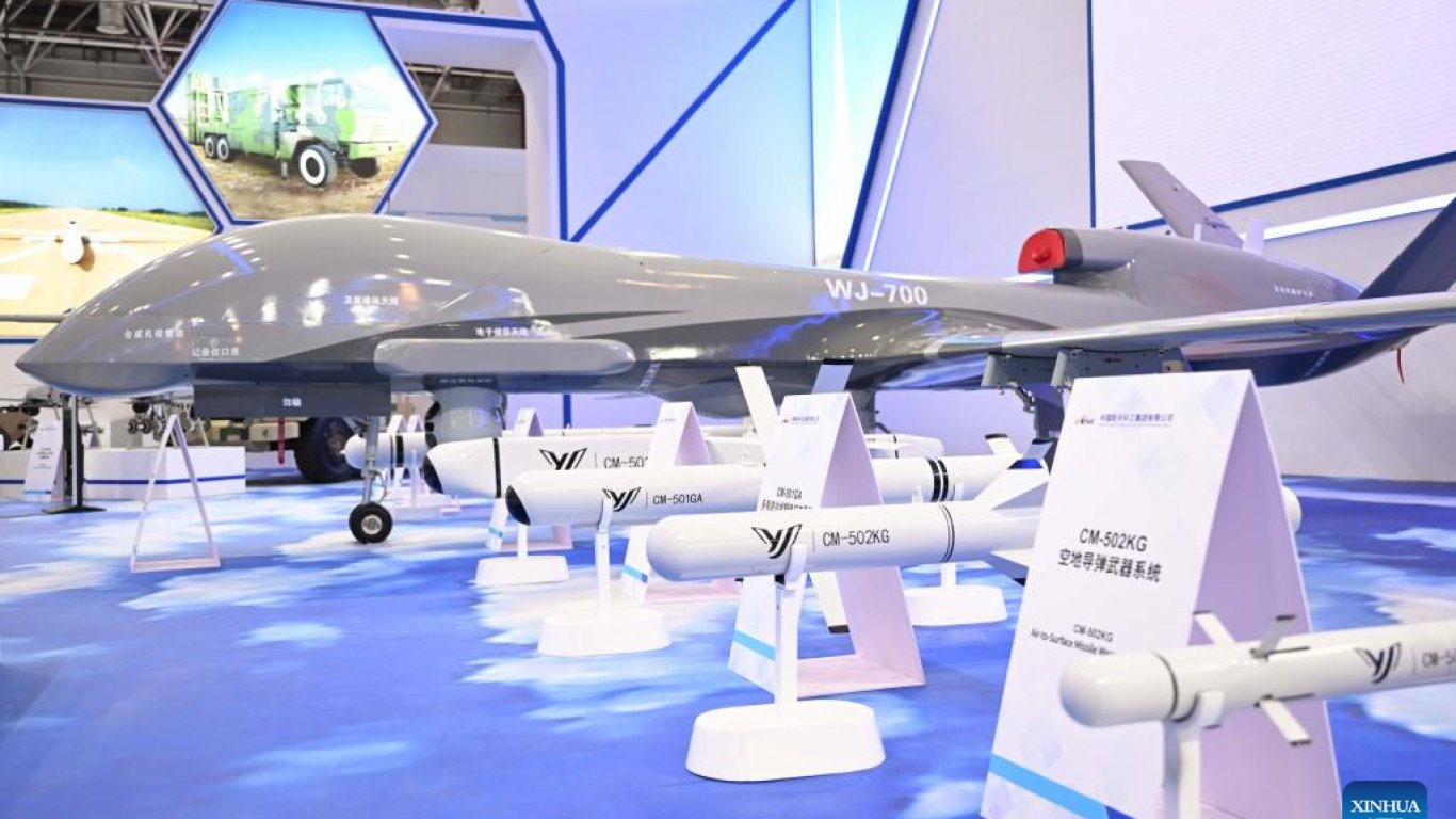 Китай показа внушителен арсенал от дронове