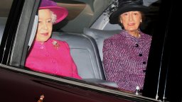 Придворна дама на кралица Елизабет подаде оставка след като бе обвинена в расизъм