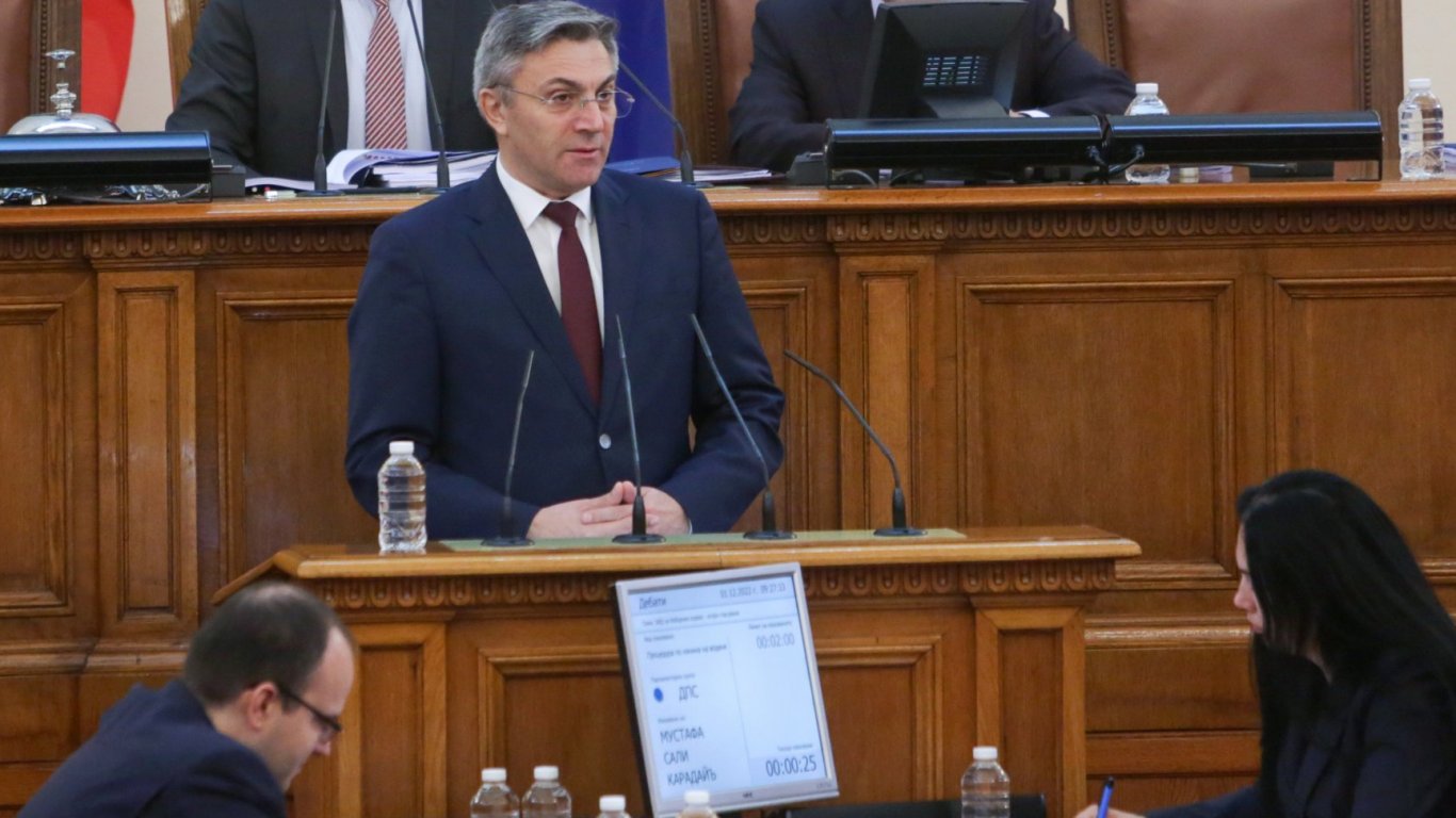 Карадайъ за кабинета "Габровски": Решението как ДПС ще постъпи ще бъде взето във вторник