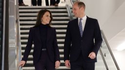  Уилям и Кейт изненадващо пристигнаха в Йордания за сватбата на принц Хюсеин