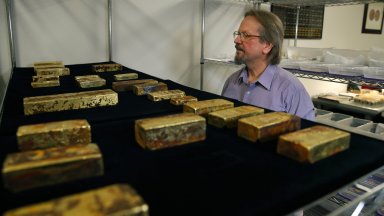 Съкровища за милиони от потънал кораб от времето на Златната треска се предлагат на търг