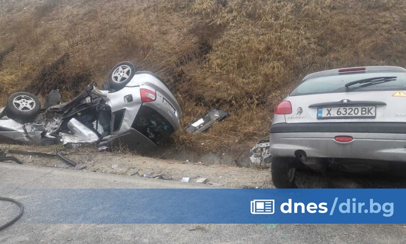Дете и жена загинаха при челна катастрофа край Димитровград. Инцидентът