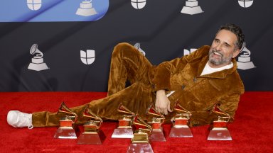 Хорхе Дрекслер изоставя медицината заради музиката, донесла му награди "Грами" и "Оскар"