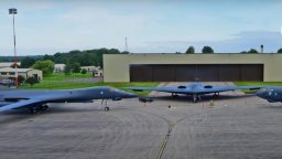 САЩ представят новия си стратегически бомбардировач по технологията стелт (видео)