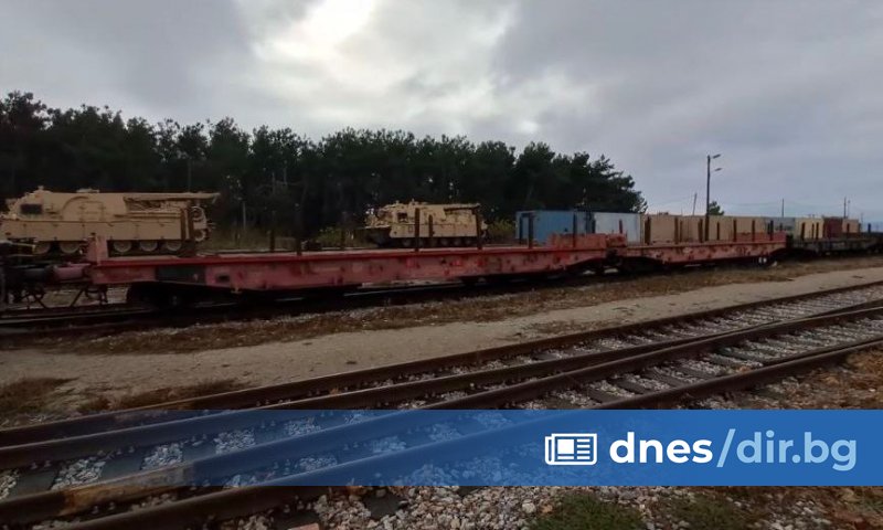Товарен влак с военна техника на НАТО дерайлира близо до