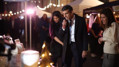 Британският премиер Риши Сунак беше изправен днес пред нови призиви