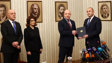 Президентът приема папката с министри, пада тайната на имената в екипа на Габровски