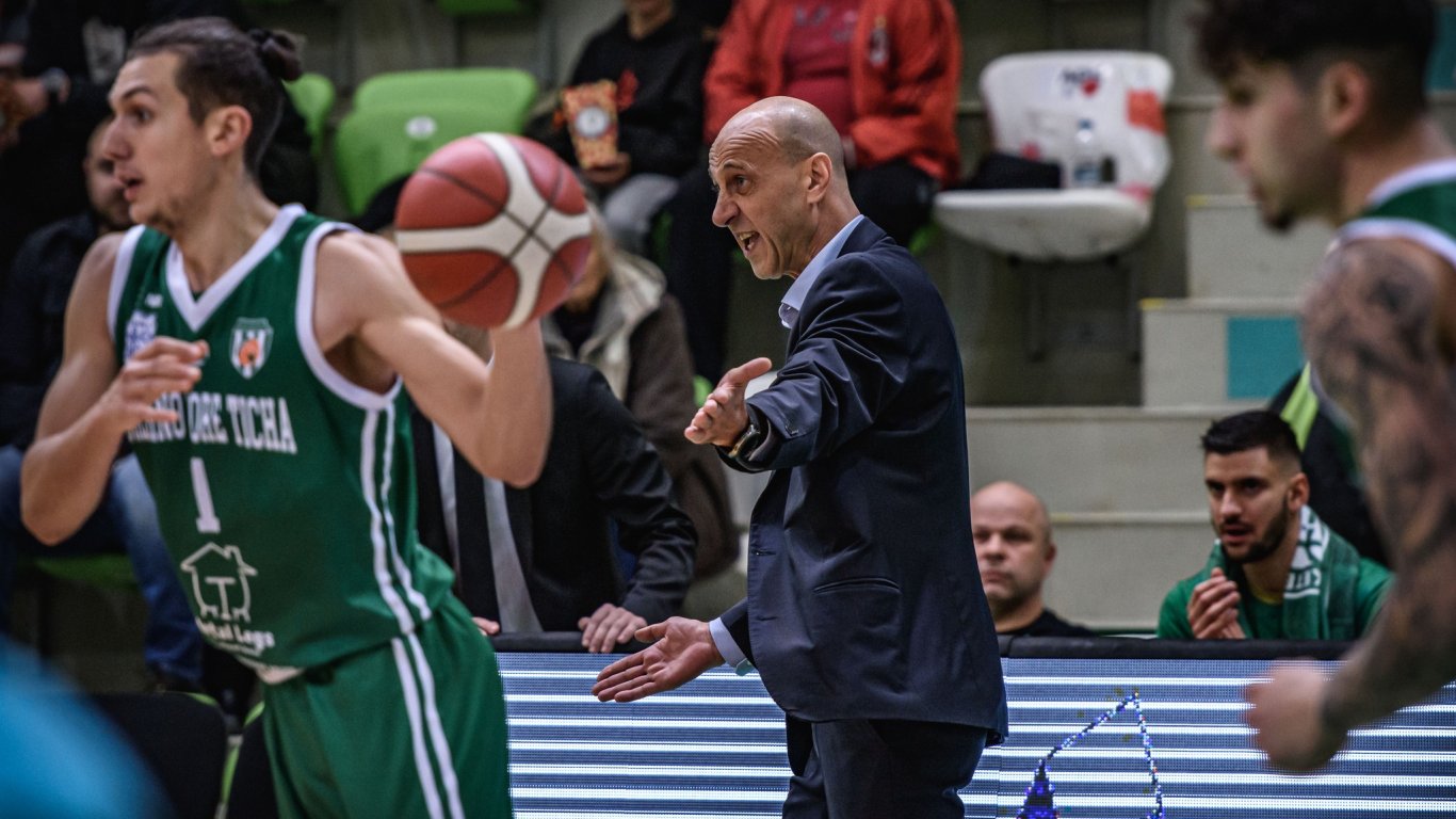 Баскетболният шампион Балкан остана без треньор