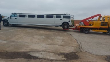 Депо за крадени луксозни автомобили бе разкрито от служители от