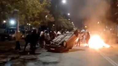 Ожесточени сблъсъци избухнаха снощи между протестиращи и полицията в Солун