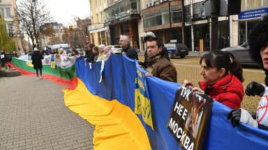  Протест против заместника на московския патриарх блокира Митрофанова в Руската черква 