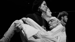 "37 клечки кибрит" – пиеса между социално-криминалната история с елементи на кабаре и куклен театър 
