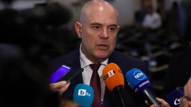 Тъжно е че опитите на тези които трябва да управляват