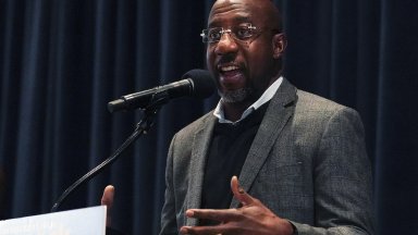 Демократът Рафаел Уорнък спечели преизбирането си за Сената на САЩ