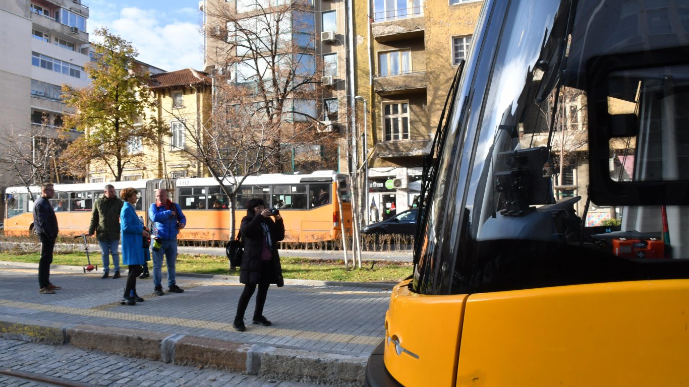 Трамвай блъсна пешеходка в столицата 