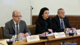 Лазар Лазаров и Корнелия Нинова влязоха в спор за минималната заплата 