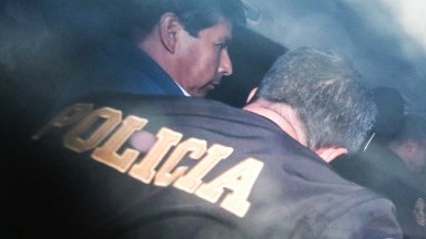 Бившият президент на Перу Педро Кастильо е арестуван след осуетения