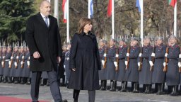 Румен Радев посрещна президента на Гърция Катерина Сакеларопулу в София (снимки)