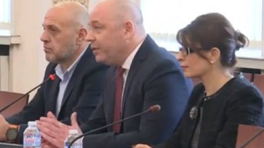 Започна консултацията на номинирания за премиер проф Габровски с Демократична